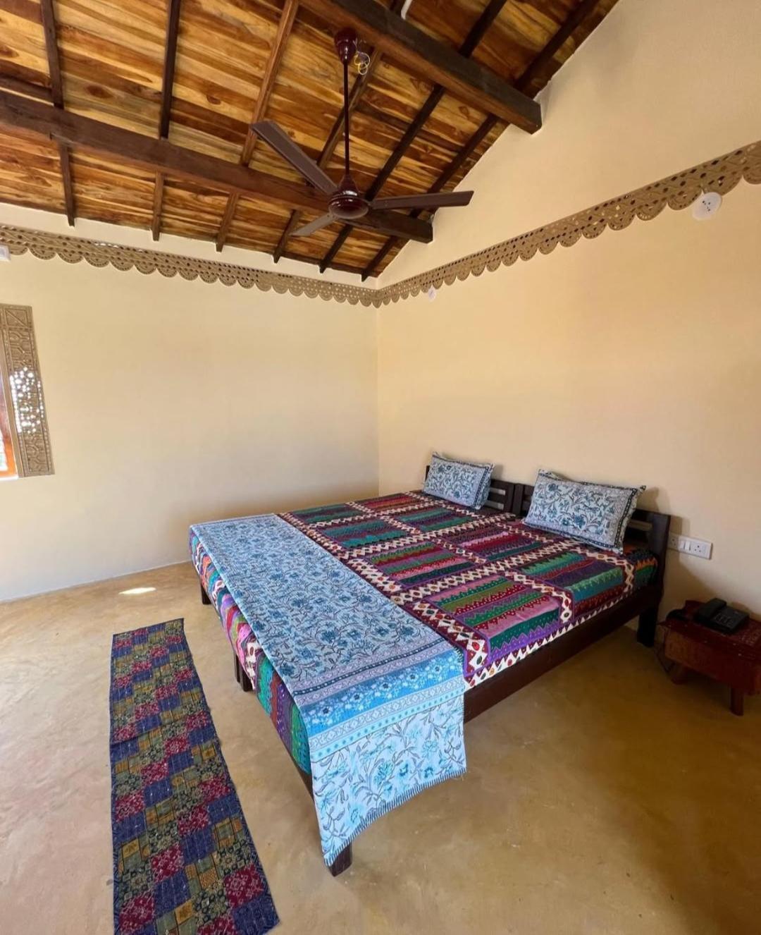 Rann Hellaro Homestay ภุช ภายนอก รูปภาพ