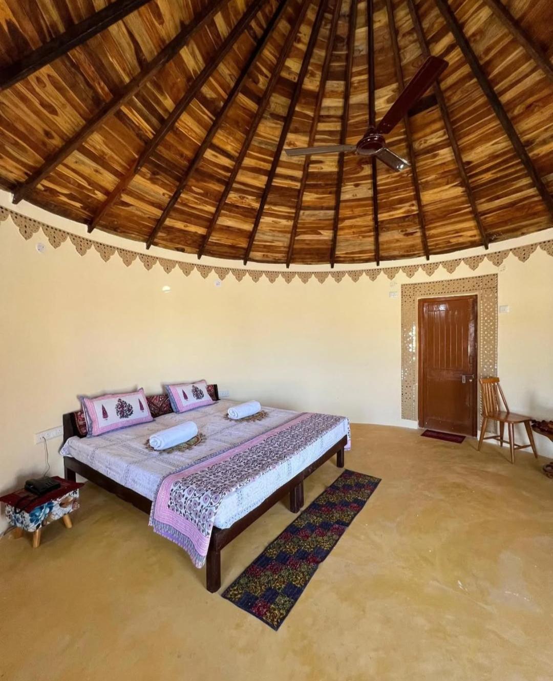 Rann Hellaro Homestay ภุช ภายนอก รูปภาพ